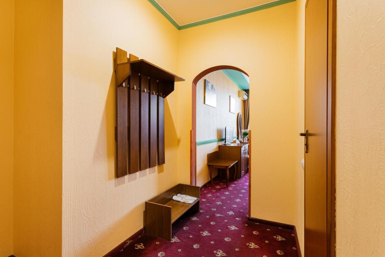 Tiso Apart Hotel Kiev Exteriör bild