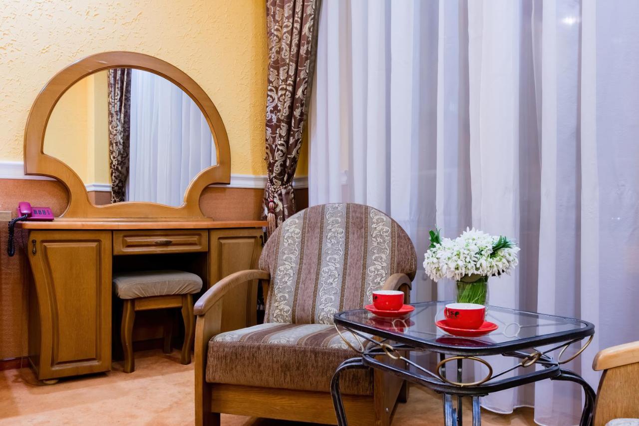 Tiso Apart Hotel Kiev Exteriör bild